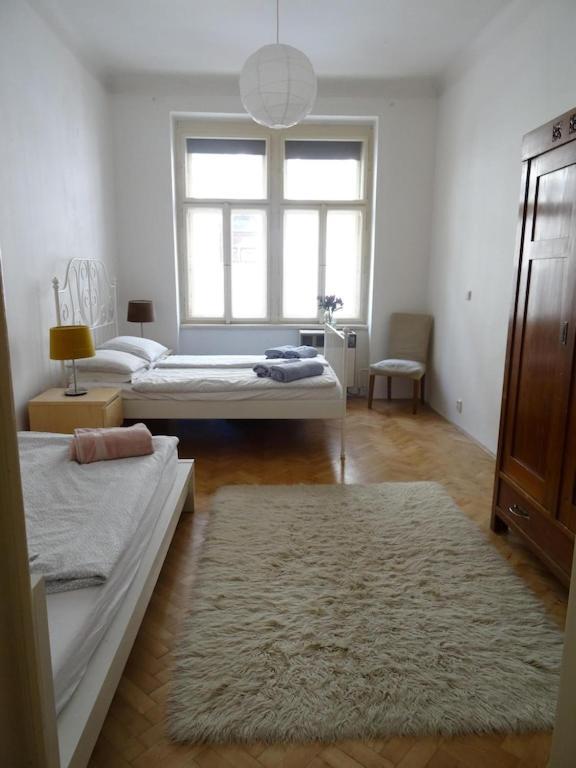 Garden Apartment On Art Nouveau Street In Central Praga Exterior foto