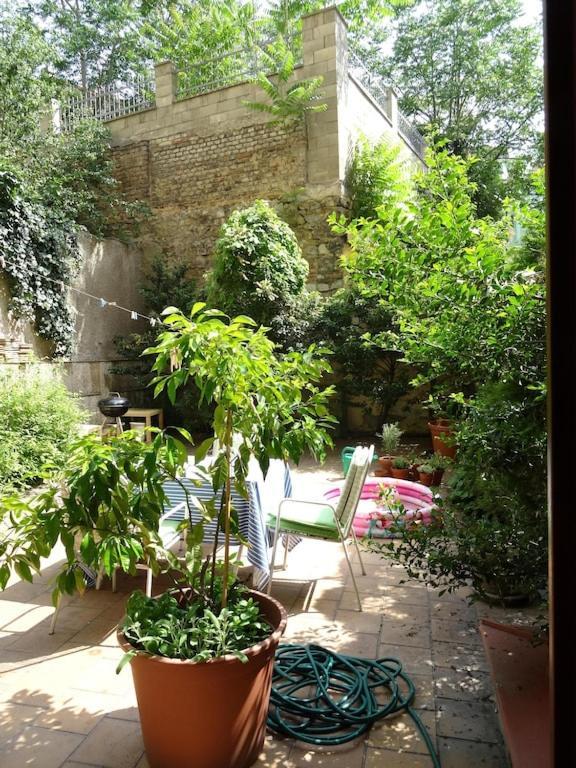 Garden Apartment On Art Nouveau Street In Central Praga Exterior foto